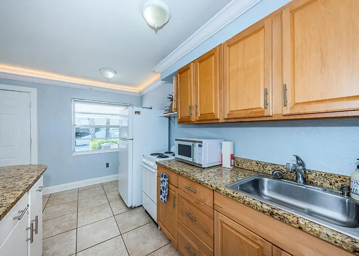 Apartment Blue Water Beachside 1